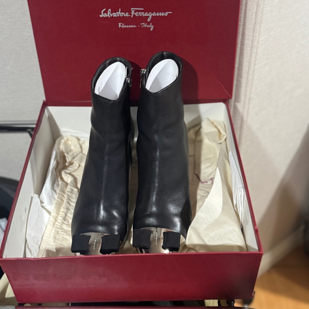 Used Salvatore Ferragamo booties